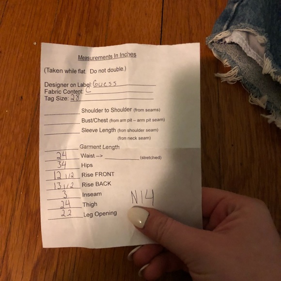 Vintage Guess High-Waisted Jean Shorts - Picture 4 of 4